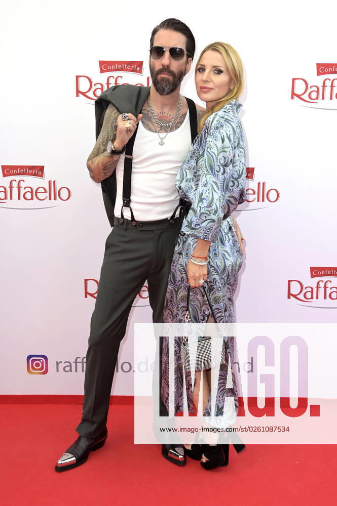 Alec Völkel with wife Johanna Völkel at Raffaello Summer Day 2023 at the Königliche Porzellan Manufaktur Berlin, 21 06 2023 Foto:xF.xFuturexImage