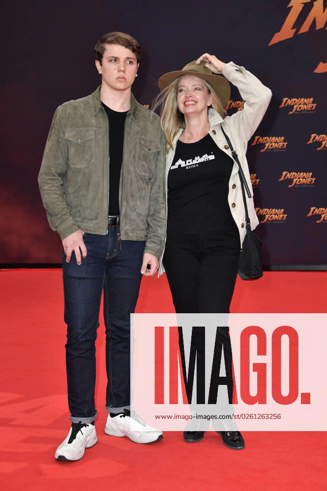 Julia Biedermann with son Julius Steffens at the premiere of the movie Indiana Jones and the Dial of Destiny Indiana Jones and the Wheel of Destiny at Zoo Palast Berlin, 22 06 2023 Foto:xN.xKubelkax xFuturexImage