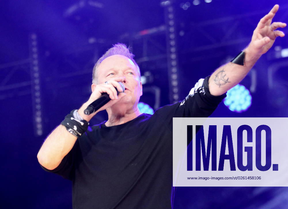 Cutting Crew singer Nick Van Eede performance at Parkbühne Wuhlheide on 24 06 2023 at Berliner Rundfunk Open Air in Berlin