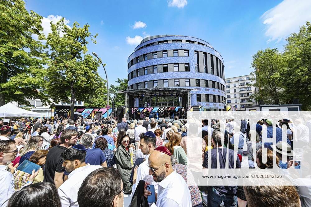 Eröffnungsfeier Pears Jüdischer Campus (PJC) Mit Berlins Regierendem Bürgermeister Kai Wegner, dem israelischen Botschafter Ron Prosor, dem Präsidenten des Zentralrates der Juden und Kuratoriumsmitglied der Stiftung Jüdischer Campus, Josef Schuster., fotografiert am 25. Juni 2023 in Berlin. Deutschland Berlin Berlin