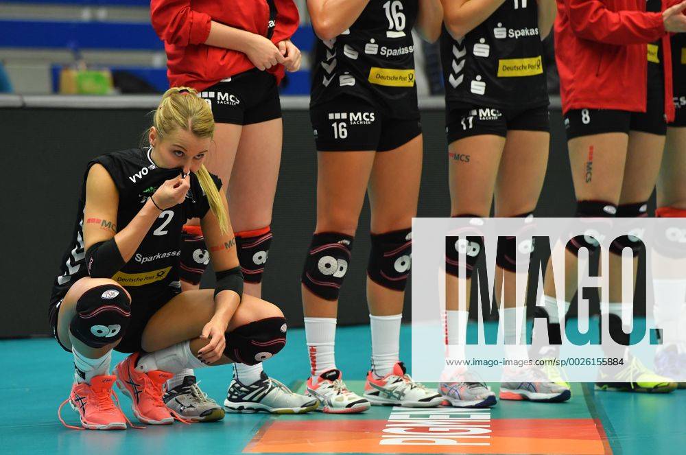 Mareen Apitz (Dresden) enttäuscht, Dresdner SC gegen Allianz MTV Stuttgart, Volleyball, DVV-Pokal, Pokal, Pokal-Viertelfinale, Viertelfinale, Margon-Arena Dresden Bodenbacher Straße, DSC, Saison 2016 2017, 09.11.2016,