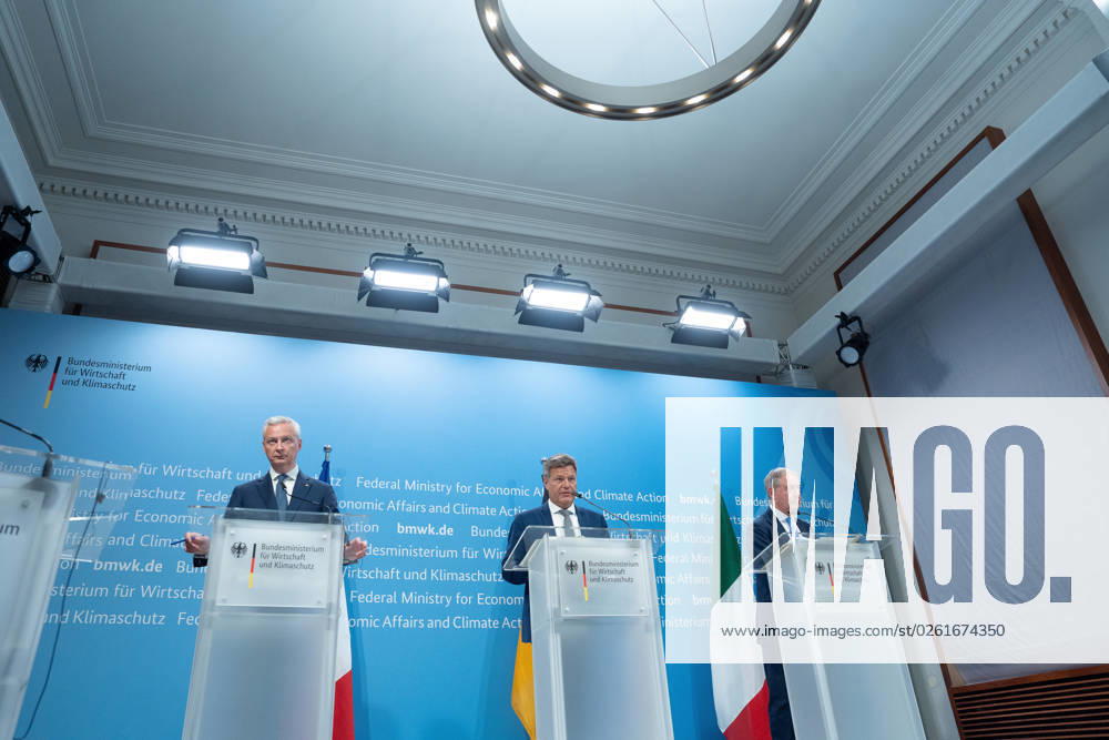 Press conference on critical raw materials, Robert Habeck, Bruno Le Maire, Adolfo Urso Press conference by Robert Habeck, Federal Minister for the Economy and Climate Protection, Bruno Le Maire, Minister of Economy, Finance and Industrial and Digital Sovereignty France , and Adolfo Urso, Minister of Enterprise and Made in Italy Italy , 26.6 2023 Berlin Berlin GER