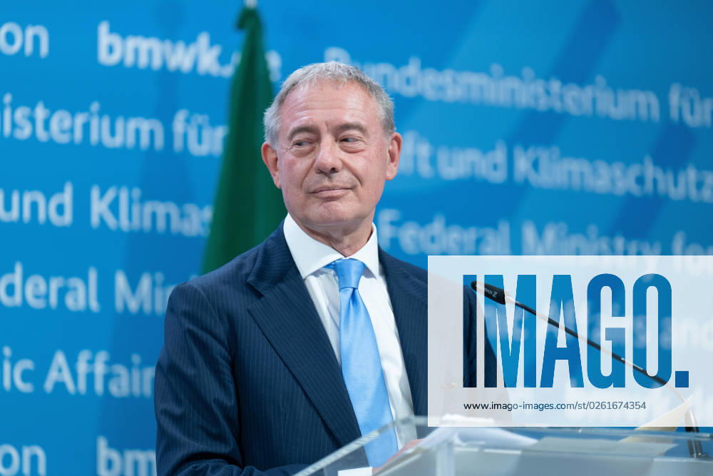 Press conference on critical raw materials, Adolfo Urso Press conference by Robert Habeck, Federal Minister for the Economy and Climate Protection, Bruno Le Maire, Minister of Economy, Finance and Industrial and Digital Sovereignty France , and Adolfo Urso, Minister of Enterprise and Made in Italy Italy , 26.6 2023 Berlin Berlin GER