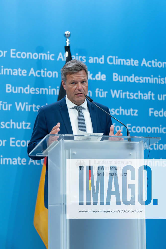 Press conference on critical raw materials, Robert Habeck Press conference by Robert Habeck, Federal Minister for the Economy and Climate Protection, Bruno Le Maire, Minister for the Economy, Finance and Industrial and Digital Sovereignty France , and Adolfo Urso, Minister for Enterprise and Made in Italy Italy , 26.6 2023 Berlin Berlin GER