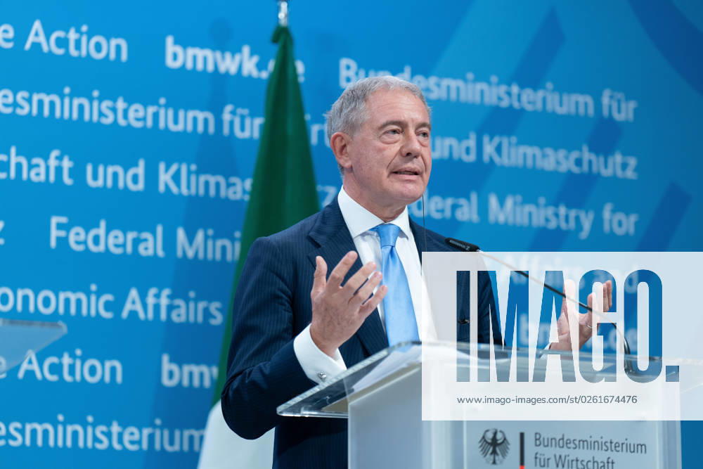 Press conference on critical raw materials, Adolfo Urso Press conference by Robert Habeck, Federal Minister for the Economy and Climate Protection, Bruno Le Maire, Minister of Economy, Finance and Industrial and Digital Sovereignty France , and Adolfo Urso, Minister of Enterprise and Made in Italy Italy , 26.6 2023 Berlin Berlin GER