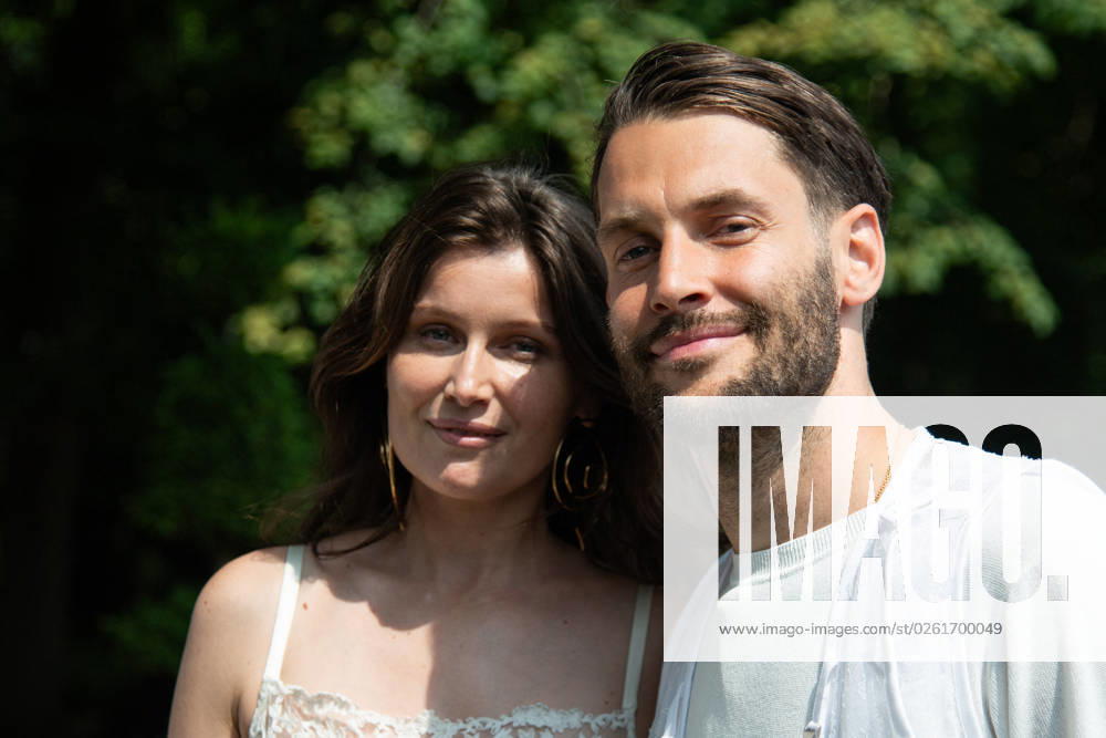 PFW Jacquemus Greetings Laeticia Casta and Simon Porte Jacquemus attending the Jacquemus Menswear Spring Summer 2024 show as part of Paris Fashion Week in Paris, France on June 26, 2023. Photo by Aurore Marechal ABACAPRESS.COM Paris France