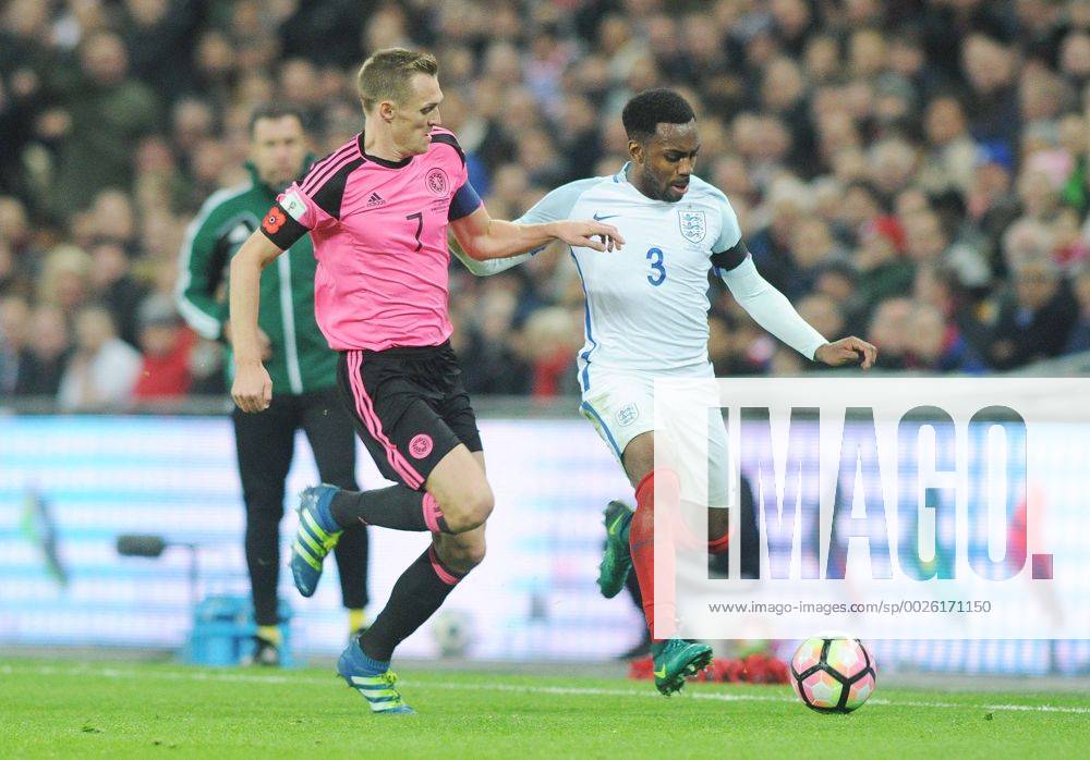 Football - 2016 2017 World Cup Qualifier - Group F: England vs. Scotland Darren Fletcher of Scotland and Danny Rose of England at Wembley. COLORSPORT ANDREW COWIE