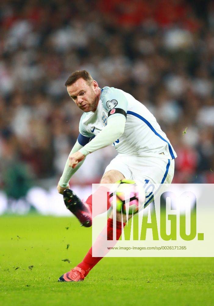 England v Scotland - FIFA World Cup WM Weltmeisterschaft Fussball 2018 Qualifier . . London, UK . . 11.11.2016 Wayne Rooney (E)