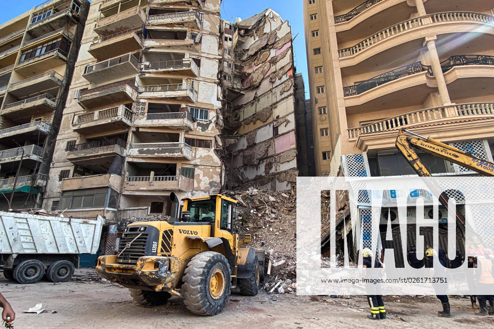(230626) -- ALEXANDRIA (EGYPT), June 26, 2023 -- People work at the site where a residential building collapsed in Alexandria, Egypt, on June 26, 2023. A 13-storey residential building in Alexandria collapsed on Monday, leaving at least four people wounded and several others trapped under the rubble. (Photo by Xinhua) EGYPT-ALEXANDRIA-RESIDENTIAL BUILDING-COLLAPSE MohamedxAhmed