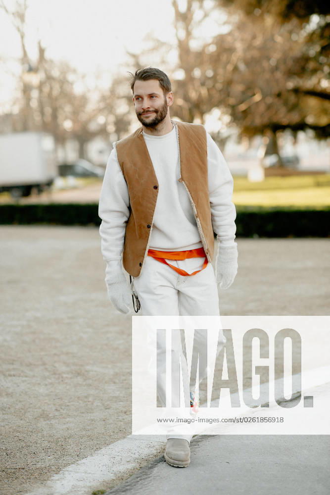 PFW - Street Style Street style, Simon Porte Jacquemus arriving at Schiaparelli Spring Summer 2022 Haute Couture show, held at Petit Palais, Paris, France, on January 24, 2022. Photo by Marie-Paola Bertrand-Hillion ABACAPRESS.COM Paris France