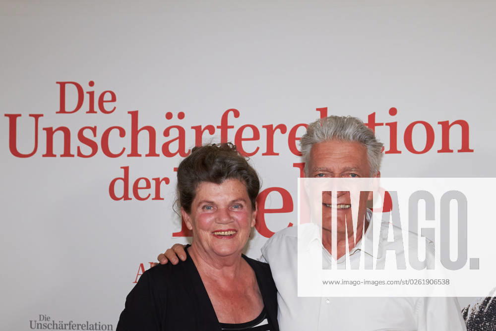 Max Moor with wife Sonja Moor Premiere of DIE UNSCHAERFERELATION DER LIEBE at the Delphi Filmpalast in Berlin on 28 06 2023 Premiere Die Unschärferelation der Liebe