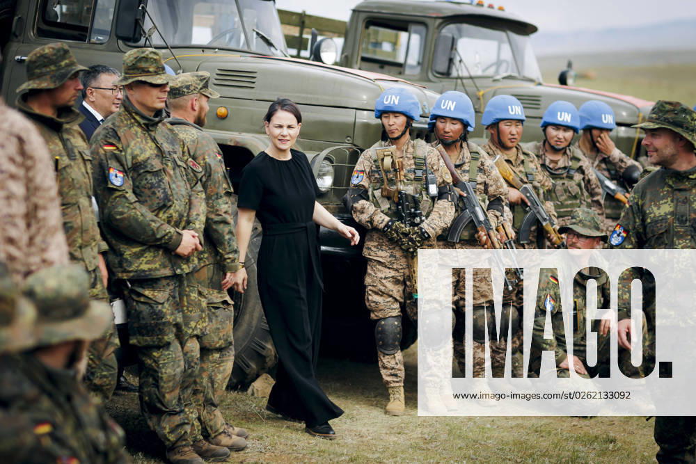 Annalena Baerbock Buendnis 90 Die Gruenen , German Foreign Minister, visits the training of Mongolian soldiers for the deployment in UN peace missions by a training team of the German Armed Forces in the barracks Nalaikh Nalaikh, 30 06 2023 Nalaikh Mongolia