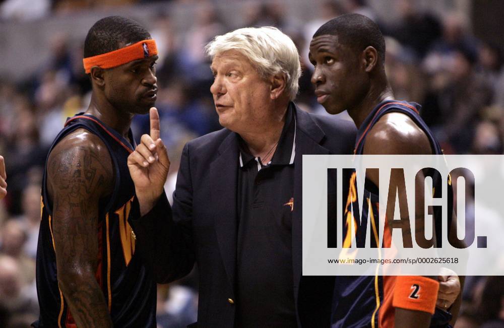 Trainer Don Nelson mit Anweisungen für Stephen Jackson (li.) und Mickael Pietrus (alle Golden State Warriors) - (ind2007020515) Basketball Herren NBA 2006 2007, Gruppe Indianapolis Basketball Herren NBA 2006 2007, Gruppe Indianapolis