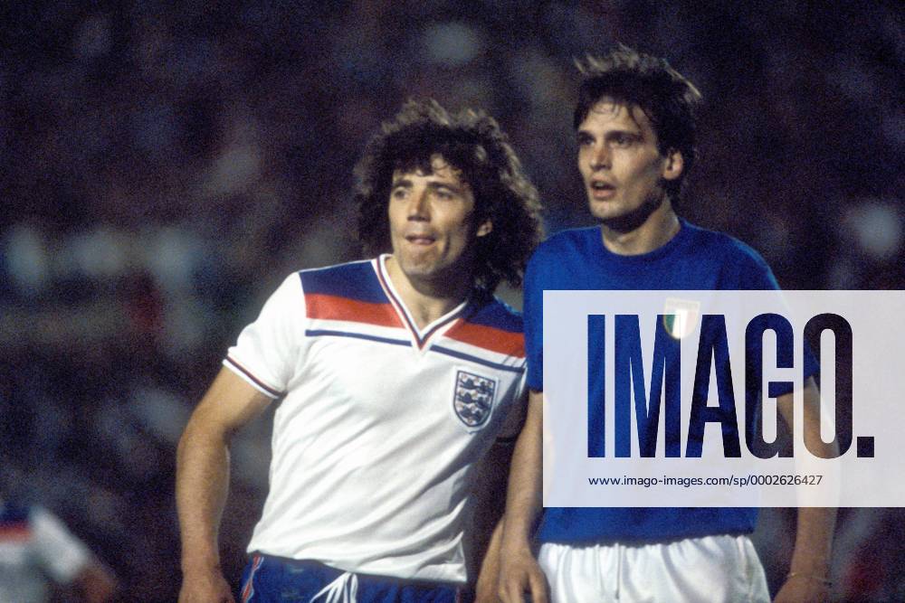 Kevin Keegan (England, li.) gegen Marco Tardelli (Italien) Fußball Länderspiel Herren EM 1980, Nationalmannschaft, Nationaltrikot, Gruppe B, Italien - England 1:0 Gruppe Turin Fußball Länderspiel Herren EM 1980, Nationalmannschaft, Nationaltrikot, Gruppe B, Italien - England 1:0 Gruppe Turin