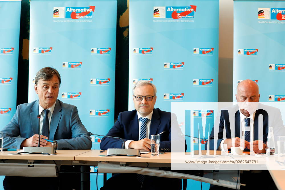 First Parliamentary Secretary of the AfD parliamentary group in the German Bundestag, Bernd Baumann, Marc Bernhard, AfD, AfD defense policy spokesman, Rüdiger Lucassen, Germany, Berlin, Reichstag, AfD session-weekly press briefing