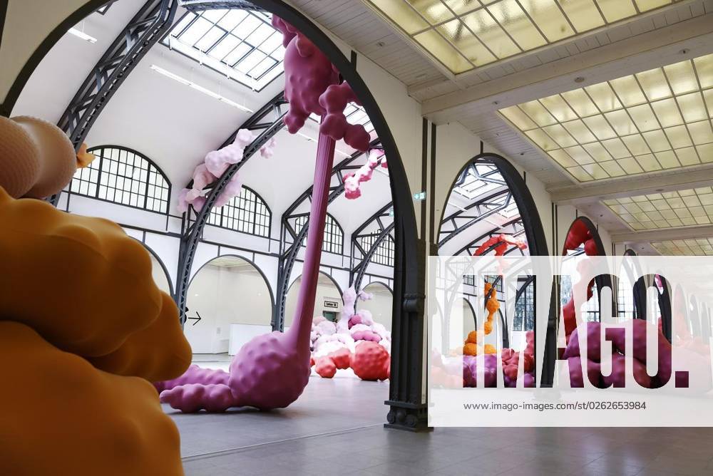 Der Kunst Installation Devouring Lovers vom Spanische Kunstlerin Eva Fabregas waehrend der Pressevorbesichtigung im Museum Hamburger Bahnhof, Am 4 Juli 2023 in Berlin. Deutschland Berlin Berlin