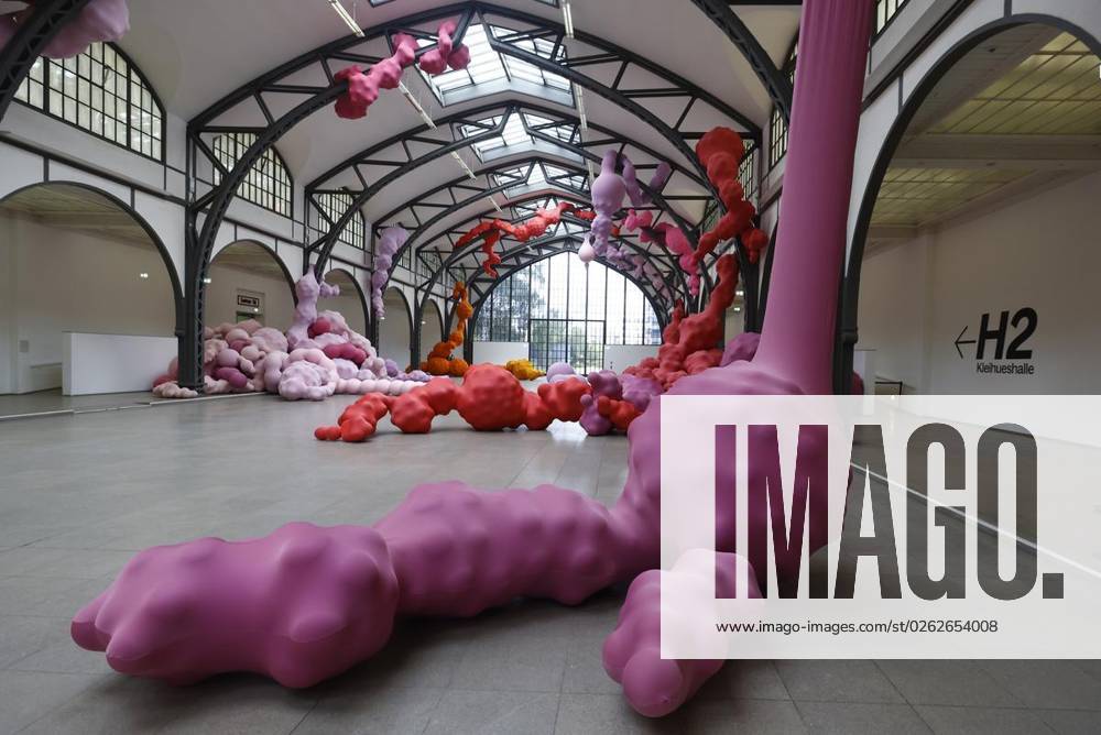 Der Kunst Installation Devouring Lovers vom Spanische Kunstlerin Eva Fabregas waehrend der Pressevorbesichtigung im Museum Hamburger Bahnhof, Am 4 Juli 2023 in Berlin. Deutschland Berlin Berlin