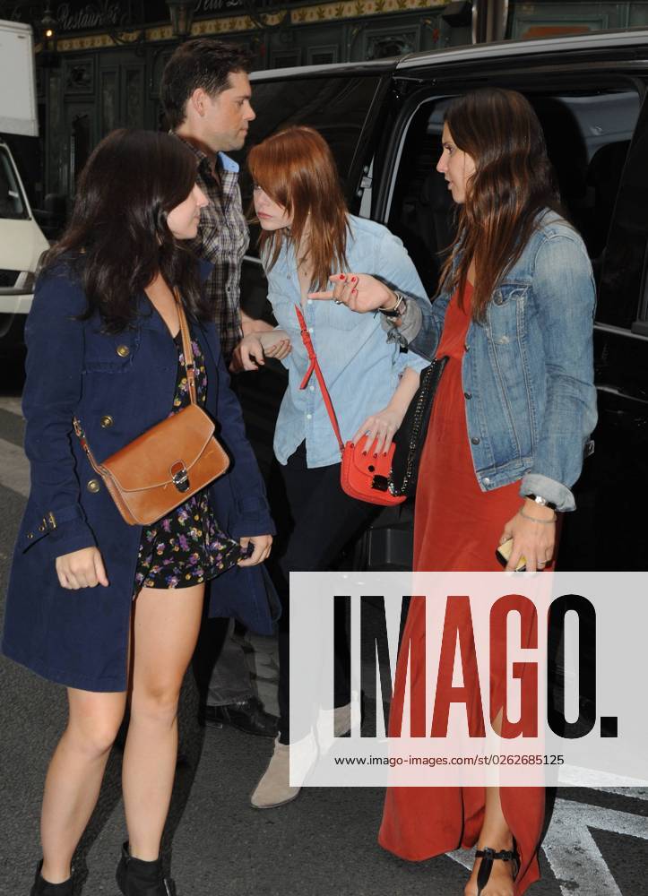 Emma Stone arrives at a restaurant in Paris Emma Stone leaving her hotel and heading to Le Relais de l Entrecote restaurant in Saint-Germain district in Paris, France on September 1st, 2011. Photo by ABACAPRESS.COM Paris paris France