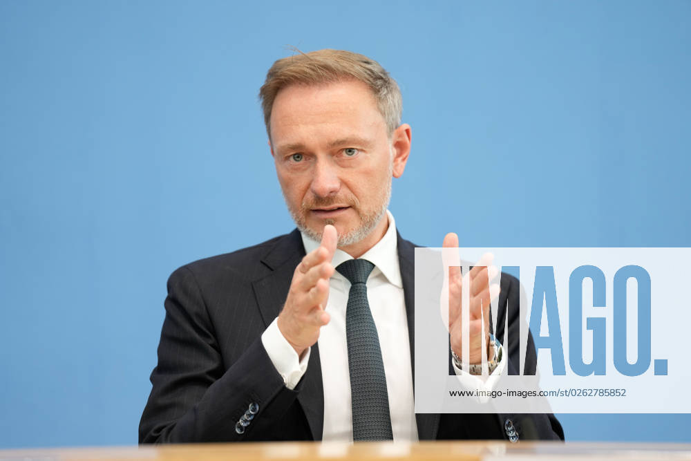 Federal Press Conference government draft for the federal budget 2024 and the financial plan to 2027 Finance Minister Christian Lindnerim portrait with expressive hand gestures at the press conference on the government draft for the federal budget 2024 and the financial plan to 2027 in the Federal Press Conference, Berlin , 05 07 2023 Berlin Berlin Germany