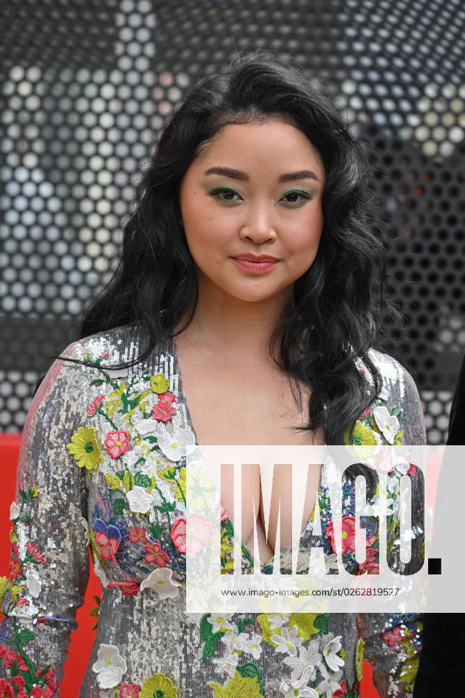 PFW Haute Couture Elie Saab Outside Arrivals JR Lana Condor at Elie Saab show during Haute Couture Fashion Week in Paris, France on July 5, 2023. Photo by Julien Reynaud APS-Medias ABACAPRESS.COM Paris France