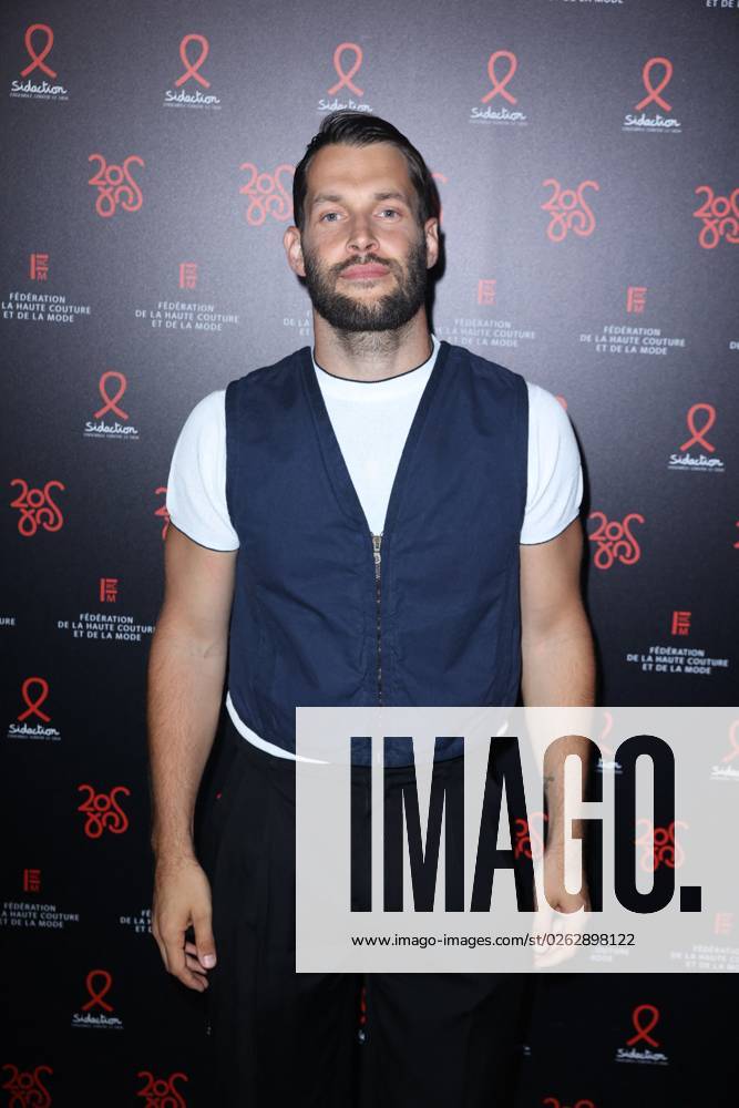 PFW - Diner De La Mode Simon Porte Jacquemus lors de la 20eme à dition du Diner de la Mode, organisà par la Fà dà ration de la Haute Couture et de la Mode et Sidaction, au Pavillon Cambon Capucines à Paris, France le jeudi 6 juillet 2023. Photo by Jerome Domine ABACAPRESS.COM The 20th Diner de la Mode ( Fashion Diner) to the benefit of Sidaction ( Aids fight) was held at the Pavillon Cambon Capucines in Paris, France on July 6, 2023. Photo by Jerome Domine ABACAPRESS.COM Paris France