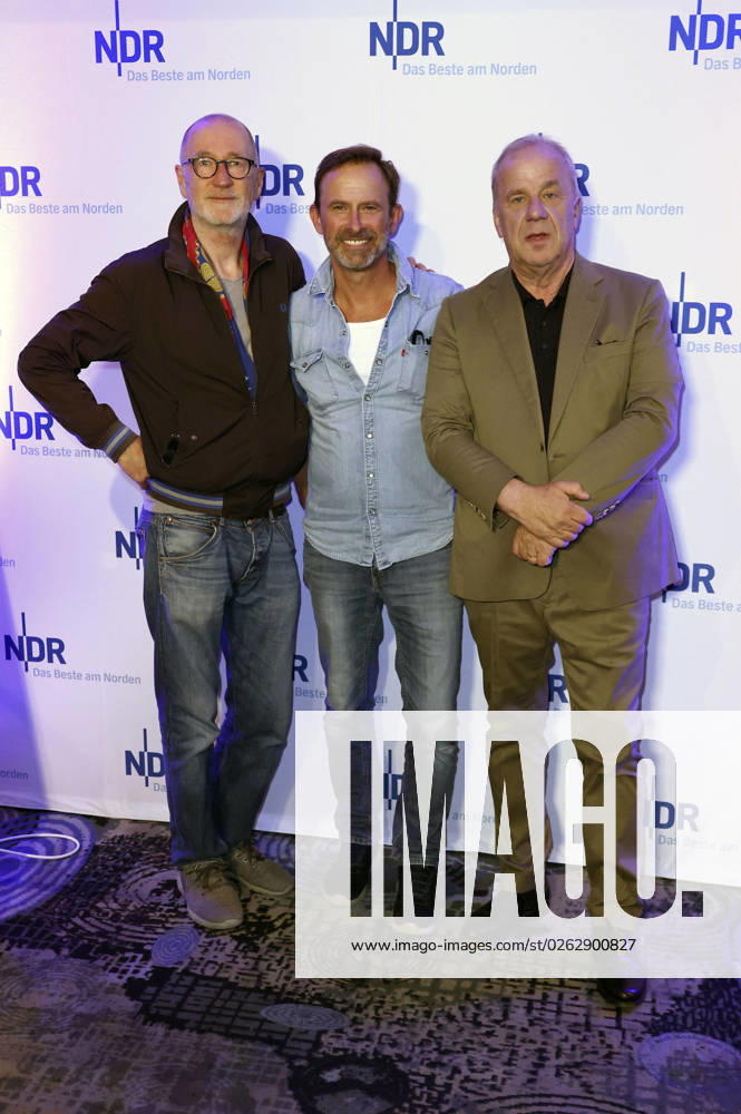 Peter Lohmeyer, Nicolas König and Hubertus Meyer Burckhardt at the preview of the NDR documentary Der Elbtunnel Pioneering work and traffic jam trap Hubertus Meyer Burckhardt on the eye of the needle of the north at UCI Othmarschen Park Hamburg, 06 07 2023 Foto:xFuturexImage