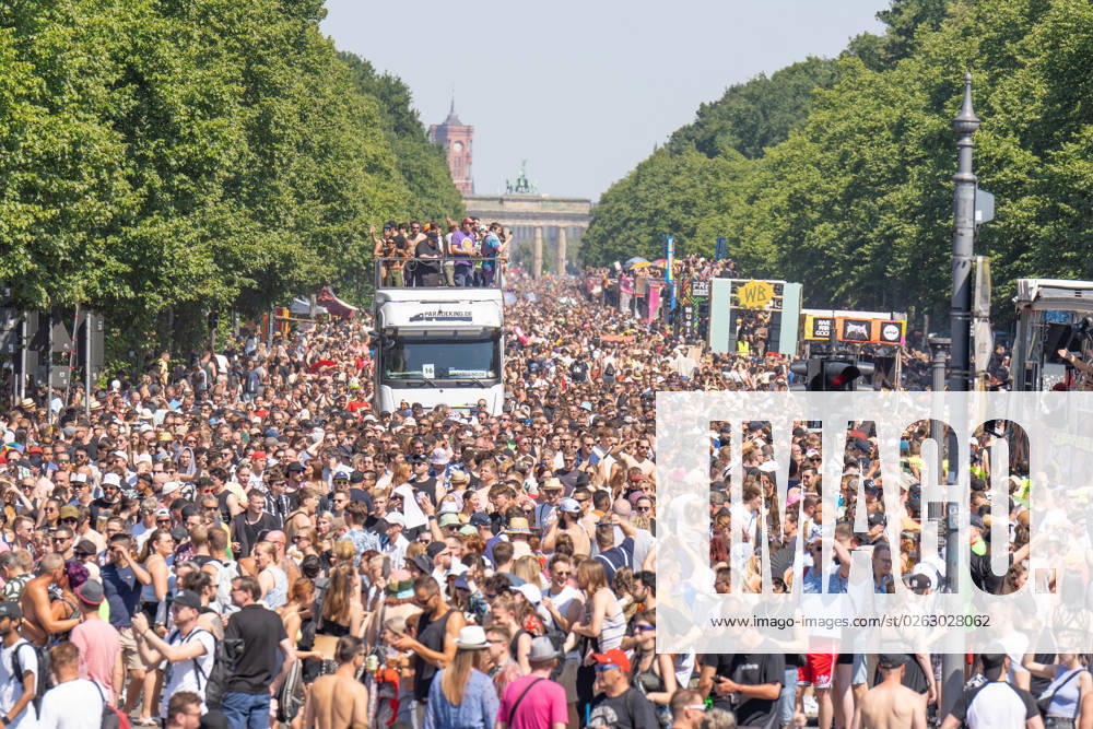 Rave The Planet Techno Parade moved through Berlin Rave The Planet Techno Parade moved on the street of 17 June to the Brandenburg Gate to the Victory Column in Berlin Mitte and back With Dr Motte and many techno DJs 8 7 2023 Berlin Berlin GER