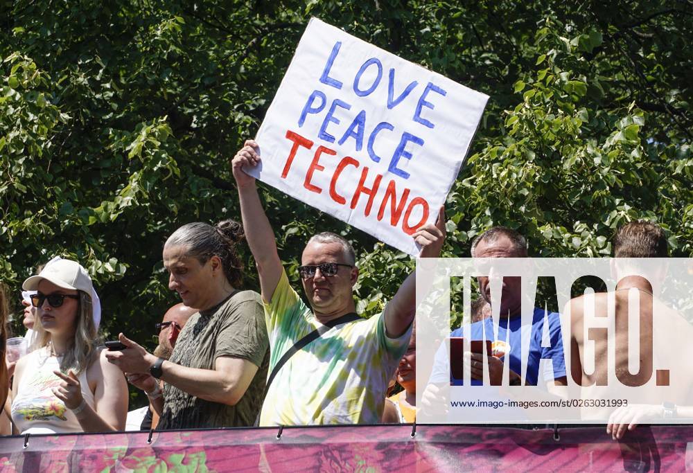 Rave the Planet Techno Parade Berlin, 08 07 2023 Techno fans celebrate in Berlin Rave the Planet Berlin Berlin Germany