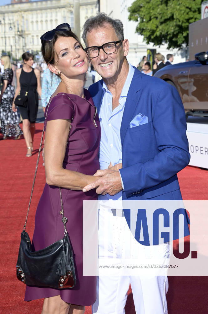 Gerit Kling with husband Wolfram Becker at the BMW X Staatsoper Unter den Linden event at the event Staatsoper für alle with Don Carlo as a live broadcast on the Bebelplatz Berlin, 08 07 2023 Foto:xF.xFuturexImage