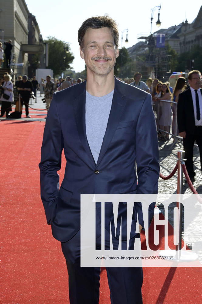 Florian David Fitz at the BMW X Staatsoper Unter den Linden event at the event Staatsoper für alle with Don Carlo as a live broadcast on the Bebelplatz Berlin, 08 07 2023 Foto:xF.xFuturexImage