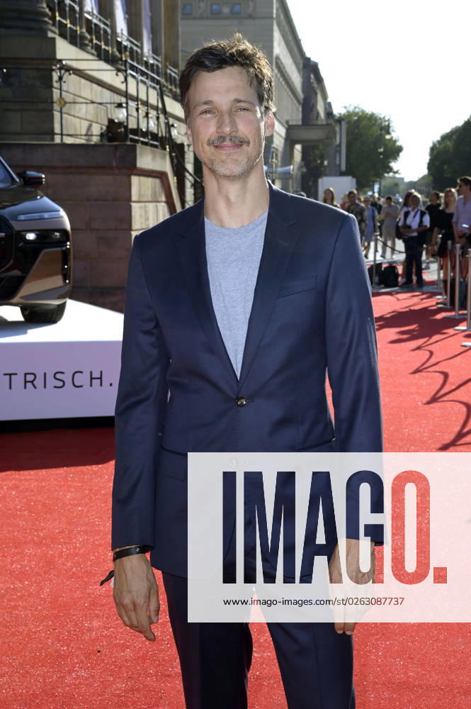 Florian David Fitz at the BMW X Staatsoper Unter den Linden event at the event Staatsoper für alle with Don Carlo as a live broadcast on the Bebelplatz Berlin, 08 07 2023 Foto:xF.xFuturexImage