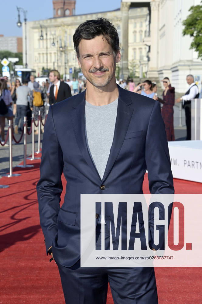 Florian David Fitz at the BMW X Staatsoper Unter den Linden event at the event Staatsoper für alle with Don Carlo as a live broadcast on the Bebelplatz Berlin, 08 07 2023 Foto:xF.xFuturexImage