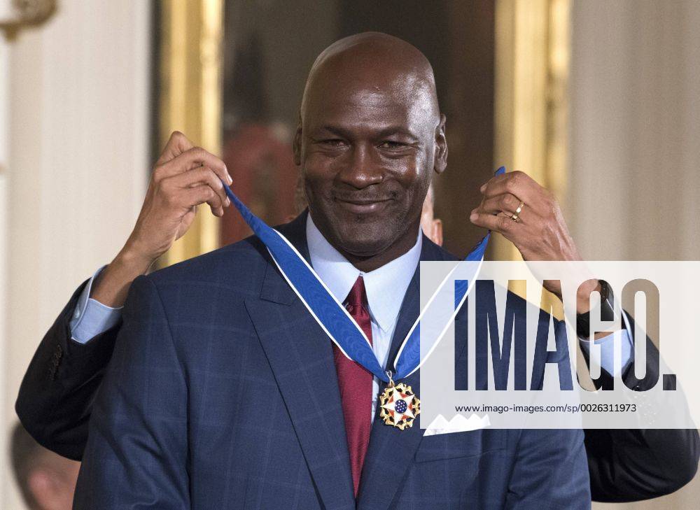 President Barack Obama awards basketball star Michael Jordan the Presidential Medal of Freedom during a ceremony in the East Room at the White House in Washington, D.C. on November 22, 2016. Obama awarded 21 medals to distinguished innovators, entertainers athletes and philanthropists. imago 74833340 imagoxstock&people