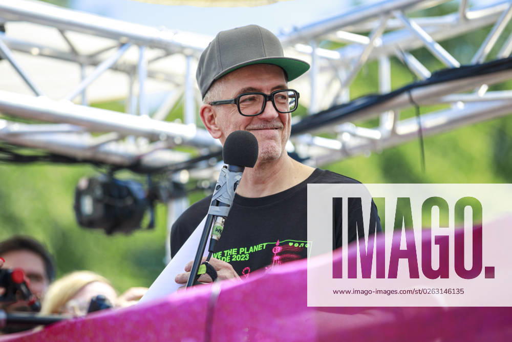 Rave the Planet 2023 Germany, Berlin on 08 July 2023 organizer of the music and dance event Rave the Planet Dr Motte bürgerlich Matthias Roeingh at the welcome speech on the techno bus with the motto for 2023 Music is the answer