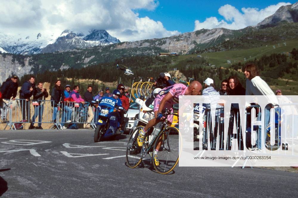 Marco Pantani (Italien Mercatone Uno) am Anstieg Radsport Herren Tour de France 2000, Radrennsport, Straßenradsport, Straßenradrennsport, Straße, Rad, Einzelbild Briancon - Courchevel