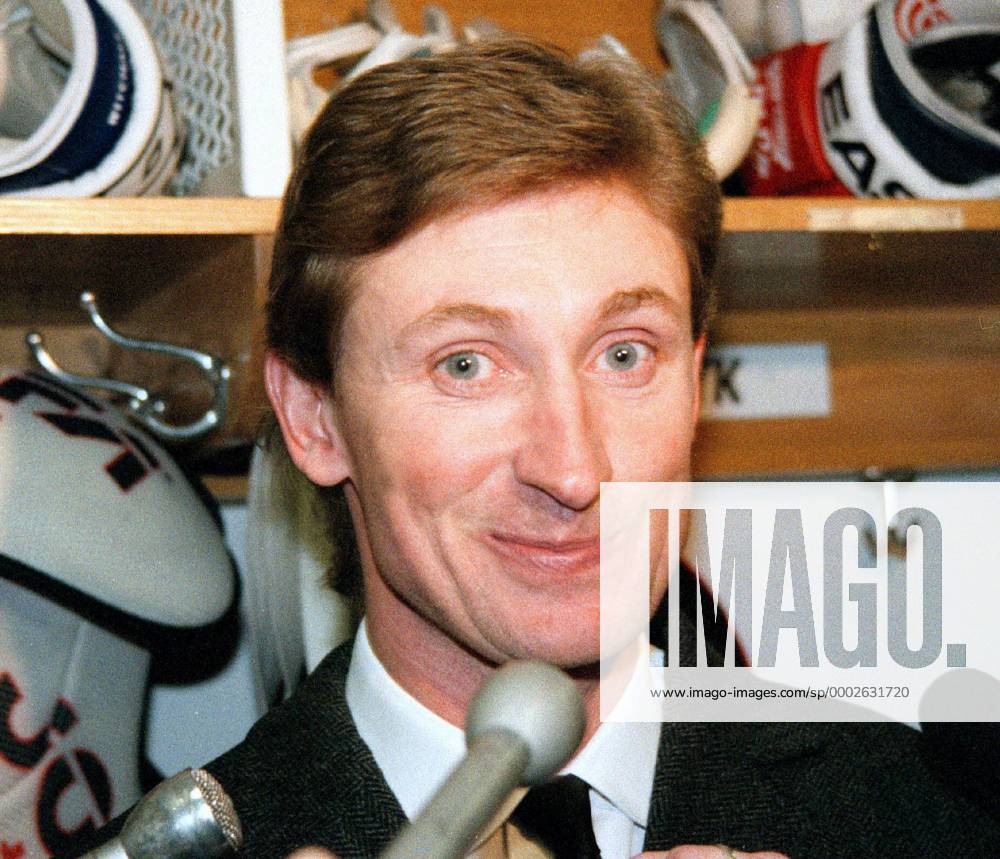 Wayne Gretzky (New York Rangers) im Interview - (NYP99020505) Eishockey Herren NHL 1999 Porträt New York Freude, Eishockey Herren NHL 1999 Porträt New York Freude,