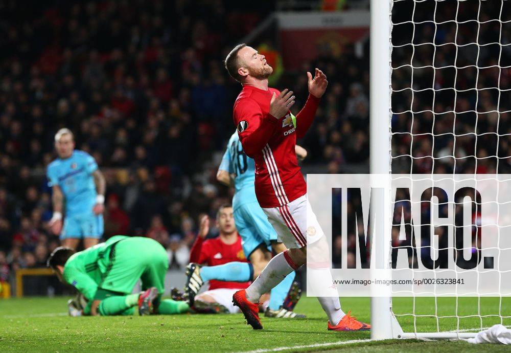Wayne Rooney of Manchester United ManU reacts after missing a chance during the UEFA Europa League match at Old Trafford, Manchester. Picture date: November 24th 2016. Pic Matt McNulty Sportimage .
