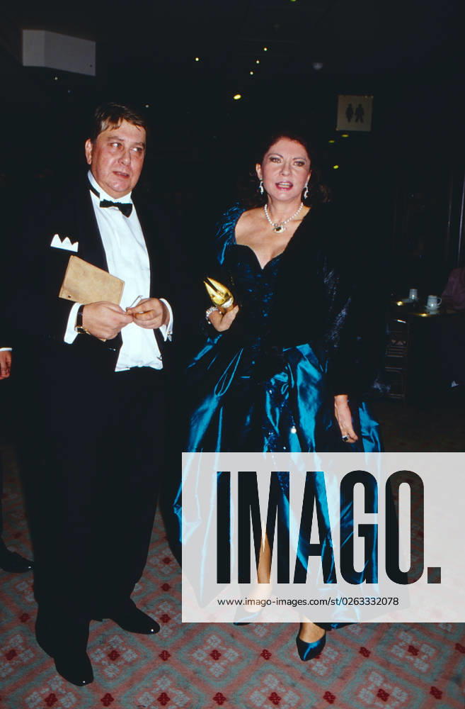 Bijan Esfandiary Bakhtiary, neben ihm seine Schwester Soraya Esfandiary-Bakhtiary, bei einem Event, circa 1996.