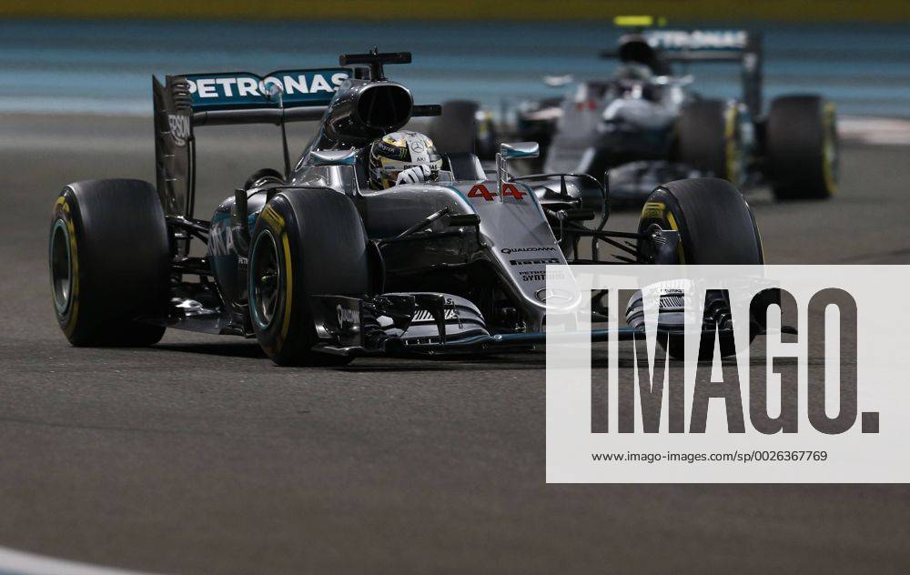Motorsports: FIA Formula One World Championship WM Weltmeisterschaft 2016, Grand Prix of Abu Dhabi, 44 Lewis Hamilton (GBR, Mercedes AMG Petronas Formula One Team), 6 Nico Rosberg (GER, Mercedes AMG Petronas Formula One Team), ZWEIx