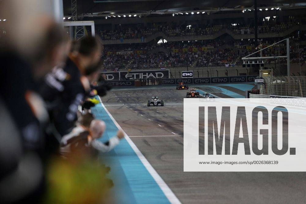 Abu Dhabi Grand Prix, UAE 24 - 27 November 2016 27.11.2016 - Race, Lewis Hamilton (GBR) Mercedes AMG F1 W07 Hybrid race winner and Nico Rosberg (GER) Mercedes AMG F1 W07 Hybrid, 2nd place and champion 2016