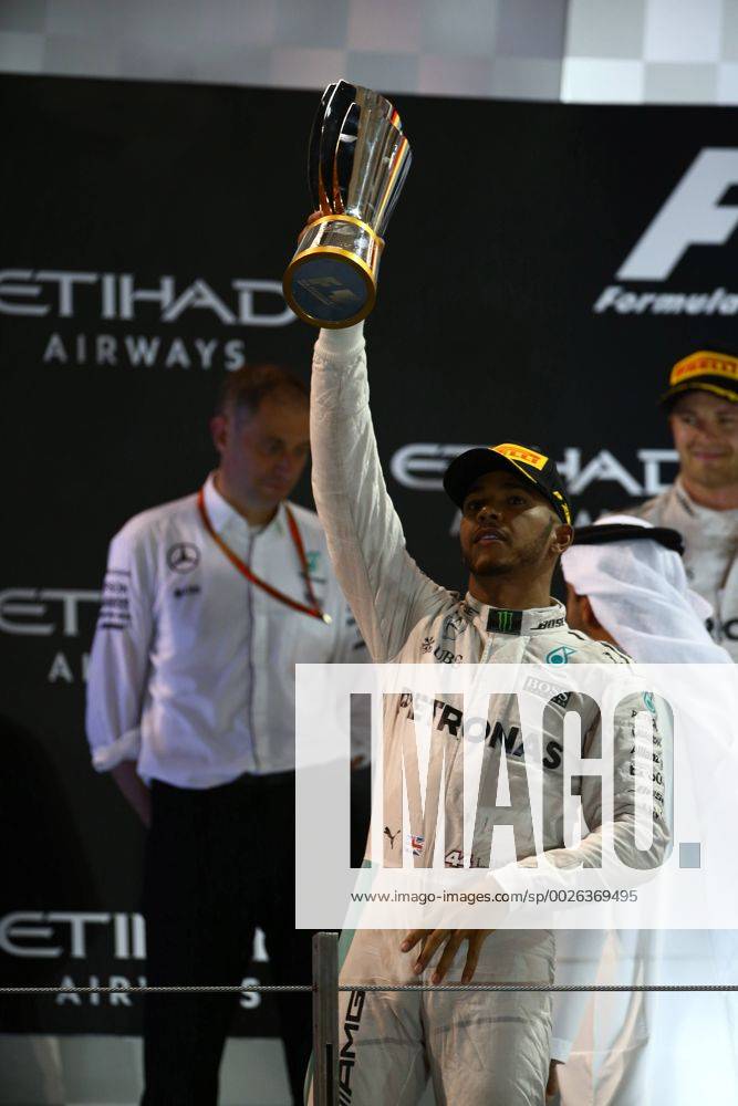Abu Dhabi Grand Prix, UAE 24 - 27 November 2016 27.11.2016 - Race, Lewis Hamilton (GBR) Mercedes AMG F1 W07 Hybrid race winner
