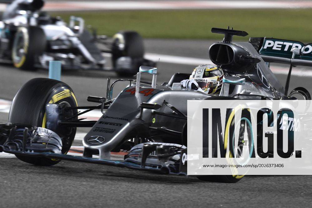 Motorsports: FIA Formula One World Championship WM Weltmeisterschaft 2016, Grand Prix of Abu Dhabi, 44 Lewis Hamilton (GBR, Mercedes AMG Petronas Formula One Team), ZWEIx