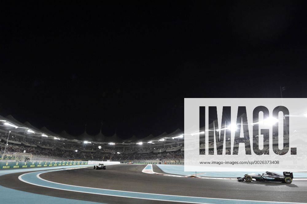 Motorsports: FIA Formula One World Championship WM Weltmeisterschaft 2016, Grand Prix of Abu Dhabi, 44 Lewis Hamilton (GBR, Mercedes AMG Petronas Formula One Team), 6 Nico Rosberg (GER, Mercedes AMG Petronas Formula One Team), ZWEIx
