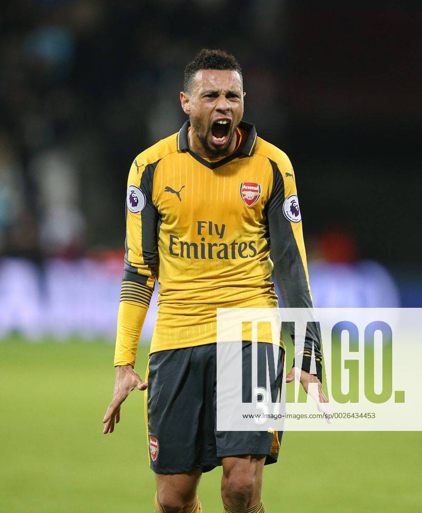 Arsenal s Francis Coquelin celebrates his sides fifth goal during the Premier League match at the London Stadium, London. Picture date December 3rd, 2016 Pic David Klein Sportimage .