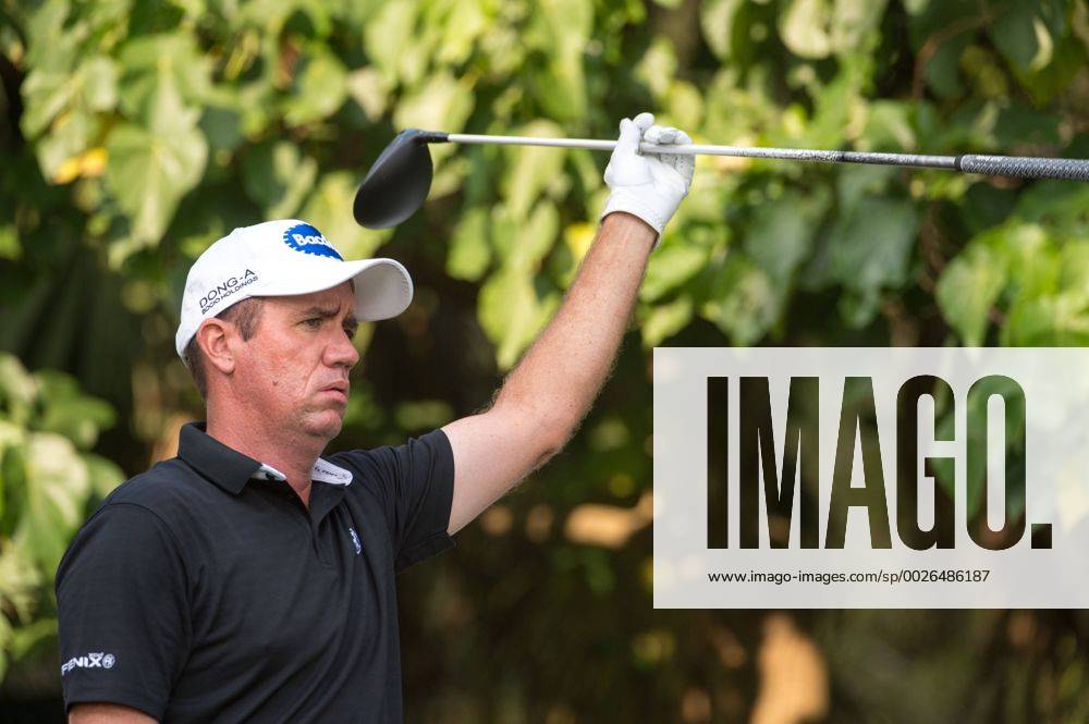 Hong Kong, Hong Kong SAR, China - Australia s Scott Hend watches his ball head for the trees from the 13th tee.Day 1 of the Hong Kong Open Golf at the Hong Kong Golf Club Fanling..© . Day 1 of the Hong Kong Open Golf - ZUMAr144 20161208_zap_r144_001