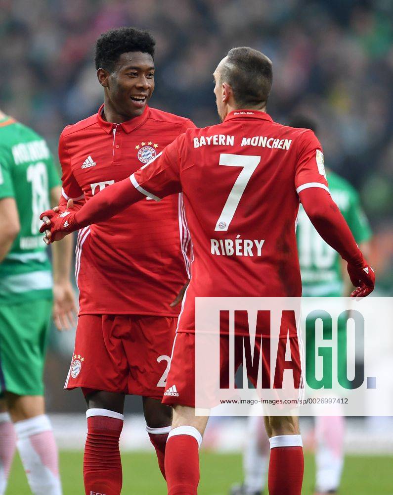FUSSBALL 1. BUNDESLIGA 18. SPIELTAG SAISON 2016 2017 SV Werder Bremen - FC Bayern Muenchen 28.01.2017 David Alaba und Franck Ribery (v.l., alle FC Bayern Muenchen) jubeln nach dem 0:2