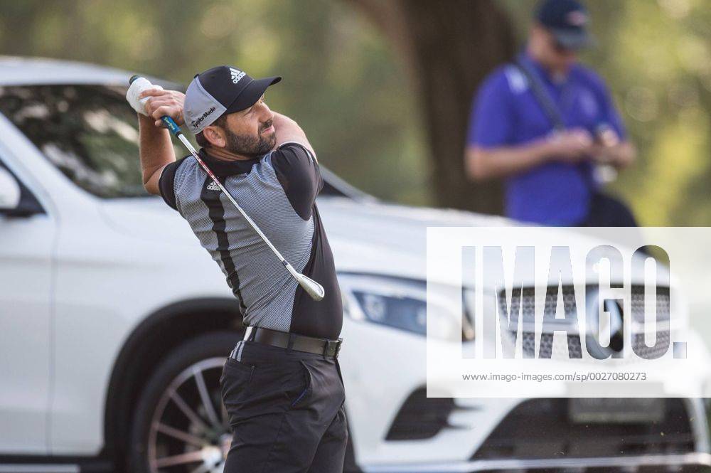 Sergio Garcia of Spain tees off while completing his second round during the PGA Golf Herren European Tour Dubai Desert Classic Tournament Day 3 at the Emirates Golf Club, Dubai, UAE on 4 February 2017.