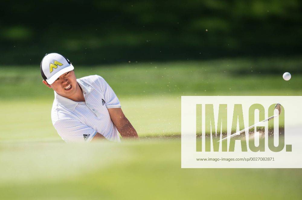 David Lipsky of the USA plays from the bunker during the PGA Golf Herren European Tour Dubai Desert Classic Tournament Day 3 at the Emirates Golf Club, Dubai, UAE on 4 February 2017.