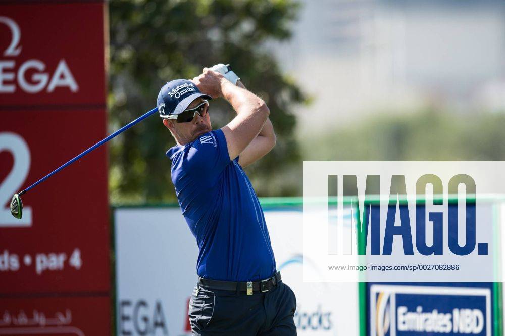 Henrik Stenson of Sweden tees off during the PGA Golf Herren European Tour Dubai Desert Classic Tournament Day 3 at the Emirates Golf Club, Dubai, UAE on 4 February 2017.