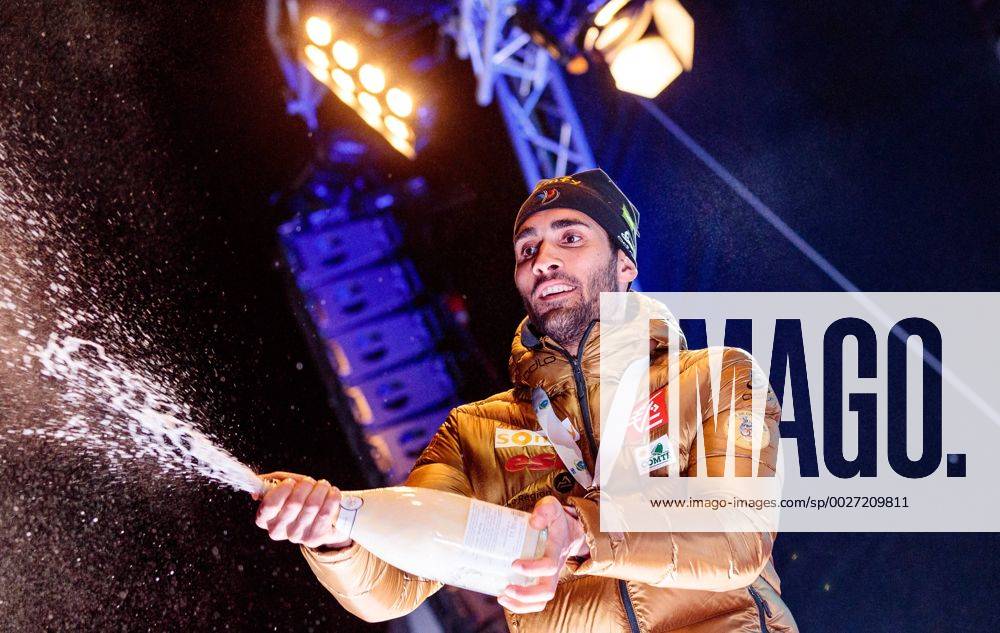 Medal Plaza, Hochfilzen, AUT, IBU Weltmeisterschaften Biathlon, Hochfilzen 2017, Verfolgung Herren, Siegerehrung, im Bild Sieger und Weltmeister Martin Fourcade (FRA) World Champion and Gold Medalist Martin Fourcade of France during Mens Winner Award Ceremony pursuit of the IBU Biathlon World Championships at the Medal Plaza in Hochfilzen, Austria on 2017 02 12. Hochfilzen EP_fei